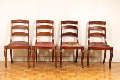 null Huit chaises dépareillées à chassis à dossier barette en acajou et bois teinté,...
