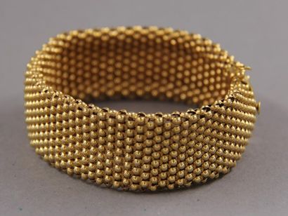 null Bracelet large à maillons articulés en or jaune 18k, pds : 49,4 g.
