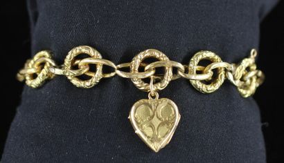 null Bracelet à maillons creux entrelacés en or jaune 18k orné d'un pendentif souvenir...