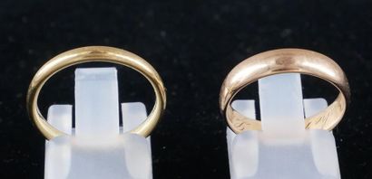 null *Two 18k yellow gold wedding rings, TDD: 52-53, pds: 3.4-2.9 g.
Wt TOTAL: 6.3...