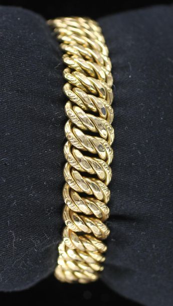 null Bracelet à maillons creux en or jaune 18k, pds : 20,8 g.