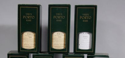 null *4 	bouteilles 	PORTO 		Hart 	(2 blancs, 1 de 2000, 1 de 1988)