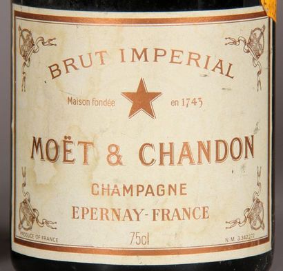 null 1	 bouteille 	CHAMPAGNE 	"Brut Impérial", 	Moët & Chandon 		 (années 70)