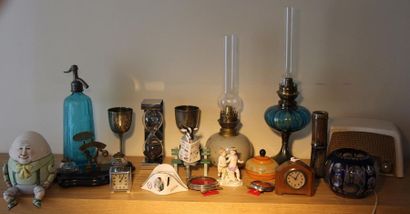 Lot of various trinkets