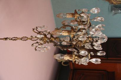 null Metal chandelier and six-arm chandelier
H: 87 cm.