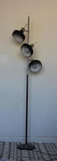 null Dark blue metal floor lamp with three movable lamps, 70's
H: 187 cm.