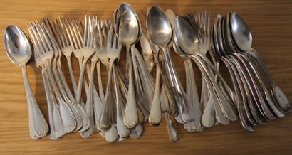 Set of silver-plated metal cutlery