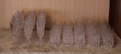 null WING CRYSTAL Winged crystal glass serving
set comprising 12 water glasses, 8...