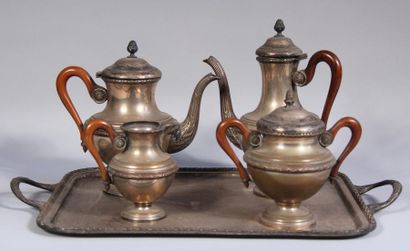 null *Service thé-café et son plateau en métal argenté, style Louis XVI