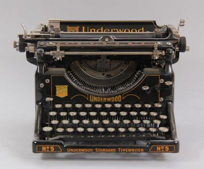 null *UNDERWOOD
Machine à écrire Standard type writer n°5 et son support de lecture...