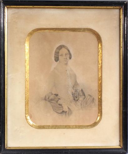null *Ecole du XIXème s.
Portrait du jeune fille
Mine de plomb, gouache blanche signée...