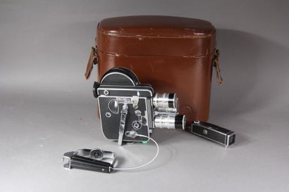 null BOLEX-PAILLARD
Caméra modèle H16 reflex avec trois objectifs chromés Berthiot...