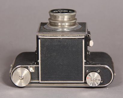 null REFLEX-KORELLE
Camera with obj Ludwig-Dresden Victar 1:2,9 f=7,5 cm. Avecon...