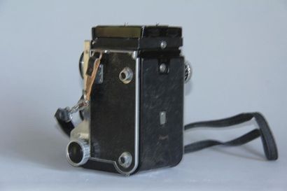 null MAMIYAFLEX
SLR camera Mamiya-Sekor 1: 2,8, with lens caps (wear and tear and...