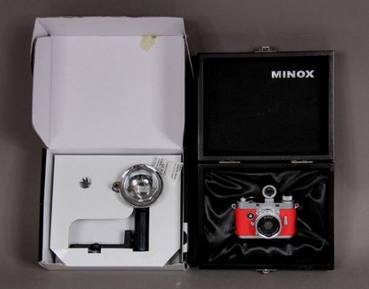 null MINOX
- Mini appareil photo obj. Minoctar 9,0 mm digital lens, dans sa boite...