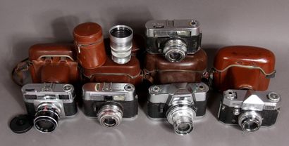 null Set of five cameras:
- VOIGTLANDER model VITO CL, obj.Lanthar 2,8/50 (wear,...