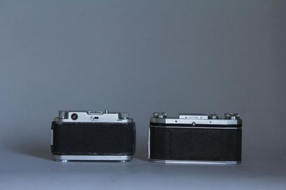 null Lot de 2 boitiers d'appareils photos :
ROBOT modèle Royal 24 ( usures, légère...