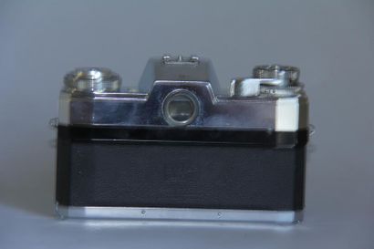 null ZEISS IKON model Contarex obj. Used Zeiss Planar 1: 2 f=50 ( does not work ...