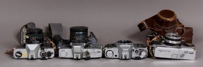 null Set of four cameras:
- FUJICA model STX-1N with obj. X-Fujinon 1:1.9 f=50 mm...