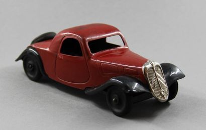 CITROEN Toy: TRACTION Coupé with inertia...