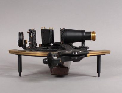 null Sextant in metal and brass decorated with a plate: HEZZANITH endless rapid reader,...