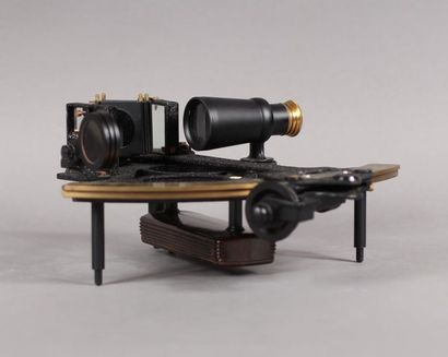 null Sextant in metal and brass decorated with a plate: HEZZANITH endless rapid reader,...