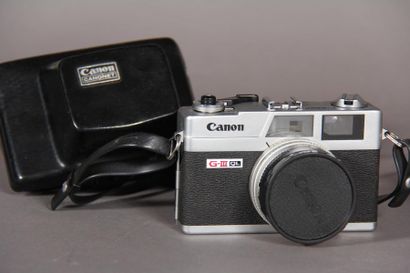null *Deux appareils photos :
-KODAK Rétinete dans son étui en cuir
-CANON Canonet...