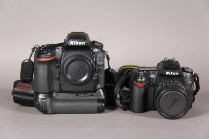 null NIKON
- Boitier d'appareil photo D810 avec poignée alimentation MB-D12
- Appareil...