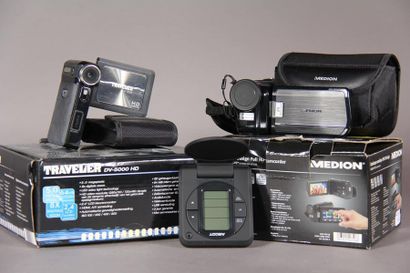 null Lot de deux camescopes numériques :
- MEDION life X47000 (MD 85910) full HD...