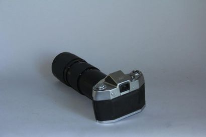 null IHAGEE 
camera model EXA II a with adapter and auto tamron zoom 1: 3,8 f=80-250...