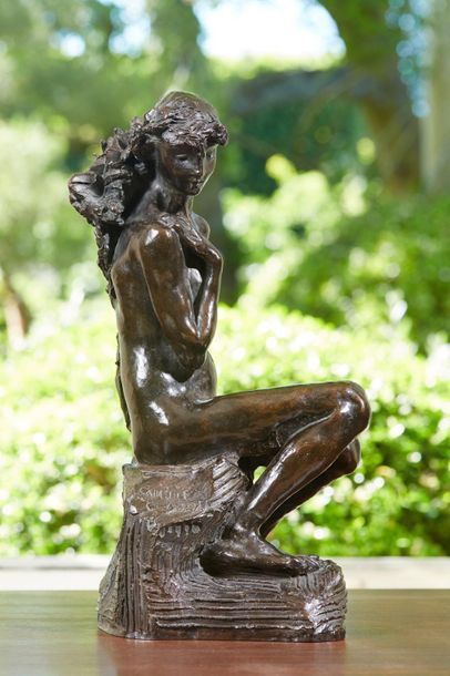 null Camille CLAUDEL (1864-1943)
Jeune fille à la gerbe
Épreuve en bronze à patine...