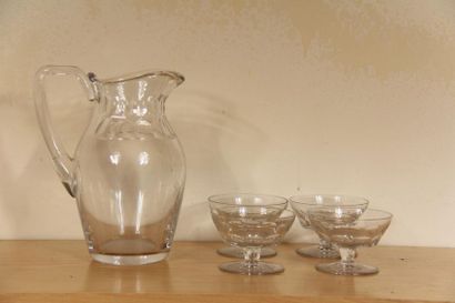 null BACCARAT - St LOUIS
Four glasses on stand and a crystal jug