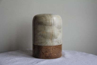 null Ovoid lamp base in hard stone and alabaster, contemporary
work H: 22 D: 16 ...