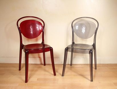 null CALLIGARIS design
Deux chaises monocoques modèle Parisienne en plastique transparent...