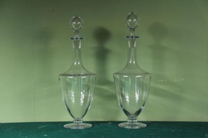 null BACCARAT
Pair of crystal decanters