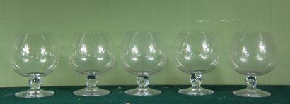 null DAUM France
Five cognac glasses on a crystal base, one of which is numbered...