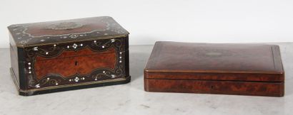 null Jewelry box and game box in veneer wood, Napoleon III
H: 13 L: 26 D: 19 cm.