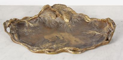 null Albert MARIONNET (1852-1910)
Moving bronze tray with relief decoration of pine...