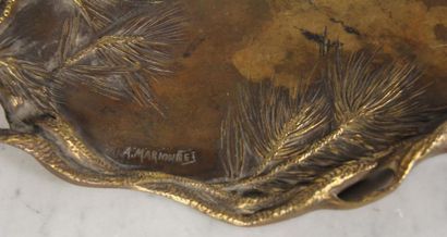 null Albert MARIONNET (1852-1910)
Plateau mouvementé en bronze à décor en relief...