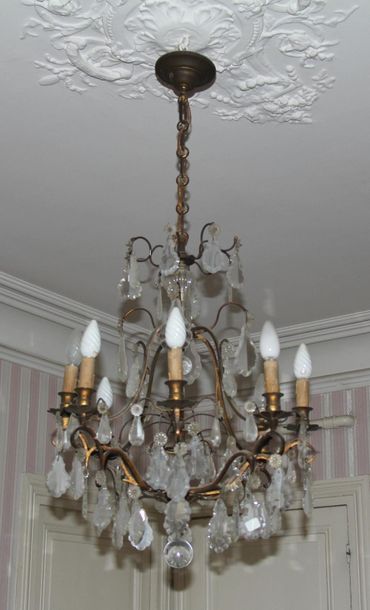 null Metal chandelier with eight light arms
H: 103 cm.