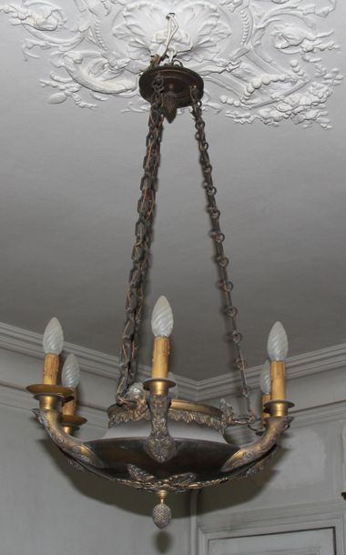 null Bronze suspension with six light arms, Empire style
H: 92 D: 53 cm.