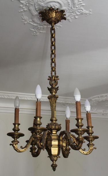 null Bronze chandelier with six light arms Regency style
H: 103 D: 57 cm.