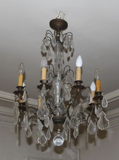 null Metal chandelier and eight-light pendant
H: 80 D: 55 cm.