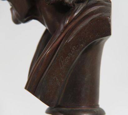 null Jacques PERRIN (1847-1915) d'après
Voltaire
Sculpture sur piédouche en bronze...