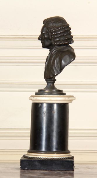 null Ecole du XIXème s.
Buste d'homme
Sculpture en bronze patiné. Elle repose sur...