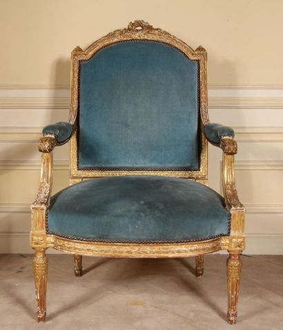 null Louis XVI style straight-backed lounge furniture in carved gilded wood with...