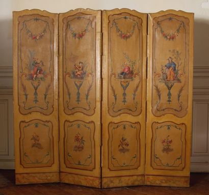 null Screen with four panels with painted decoration on one side of chinoiseries...