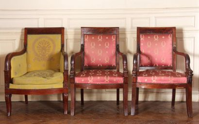 null Lot:
Pair of mahogany veneered armchairs, dolphin armrests, 19th c. (accidents...