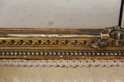 null Bergère à oreilles en bois sculpté doré style Louis XVI
H : 100 L : 62,5 P :...