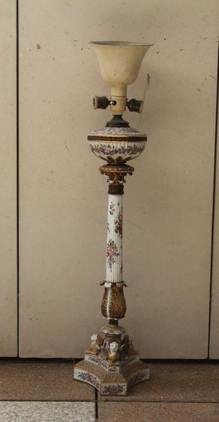 null Lamp base in polychrome and gilded porcelain with flower decoration, base decorated...